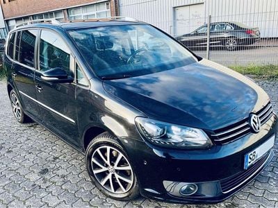 Schwarz Gebraucht 2015 VW Touran Highline Van / Kleinbus | 13.900 € (Fairer Preis)