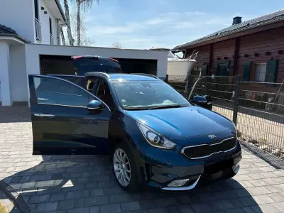 Używany Kia Niro Spirit 141 KM (103 kW) 2018 Niebieski SUV