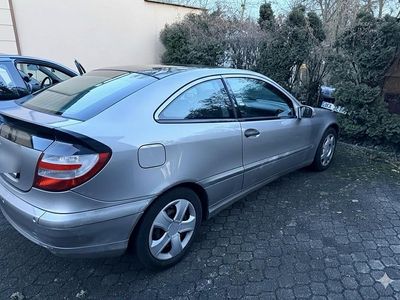 Grau Gebraucht 2005 Mercedes C180 Coupé | 2.400 € (Fairer Preis)