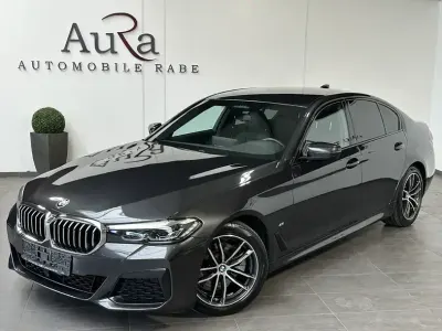 Gebraucht BMW 520 M Sport 190 PS (139 kW) 2023 Sophistograu Limousine