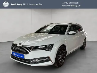 Gebraucht Skoda Superb LAURIN & KLEMENT 150 PS (110 kW) 2023 Moonweiß perleffekt Kombi