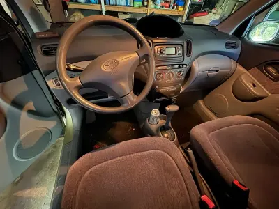 Gebraucht Toyota Yaris 86 PS (63 kW) 2000 Andere farben Kombi