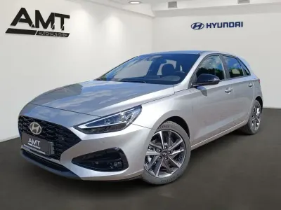 Neu Hyundai i30 Advantage 101 PS (74 kW) 2026 Shimmering silver Limousine