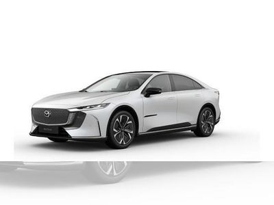 Neu Mazda 6e Takumi-Line 189 kW (258 PS) 2025 Weiß (crystal white pearl metallic) Limousine