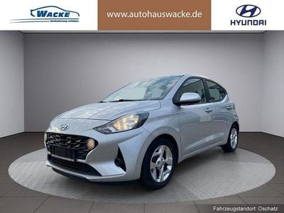 Gebraucht Hyundai i10 67 PS (49 kW) 2021 Farbe: silber Kleinwagen
