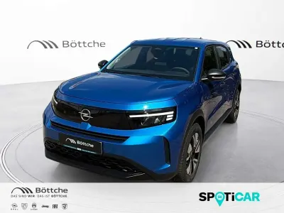 Neu Opel Frontera Edition 110 PS (80 kW) 2026 Lackierung bright blue/typ aussenverkleidung metalliclackierung SUV