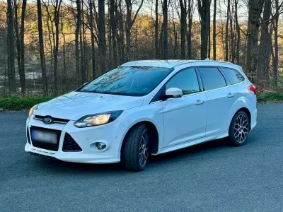 Używany Ford Focus 163 KM (119 kW) 2014 Biały Kombi