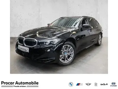 Second-hand BMW 320e Shadowline 163 CP (119 kW) 2022 Negru Break