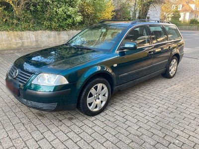 Gebraucht VW Passat 101 PS (74 kW) 2001 Blau Kombi