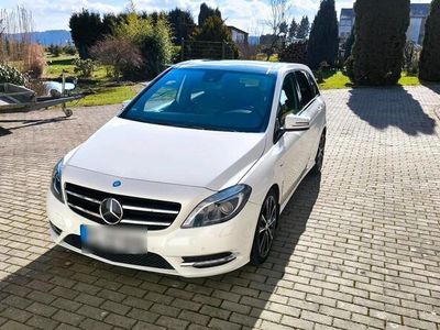 Mercedes B200