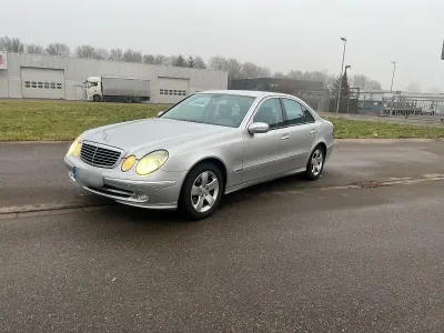 Używany Mercedes E240 Avantgarde 177 KM (130 kW) 2002 Srebrny Sedan/Limuzyna