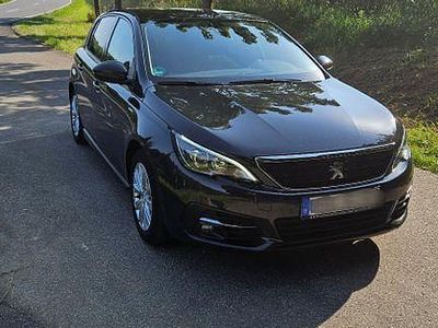 Grau Gebraucht 2019 Peugeot 308 Style Limousine | 14.199 € (Teuer)