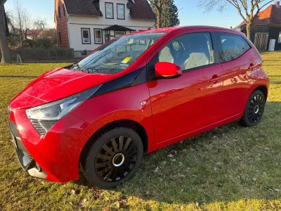 Brugt Toyota Aygo X-play 72 HK (52 kW) 2019 Rød Hatchback