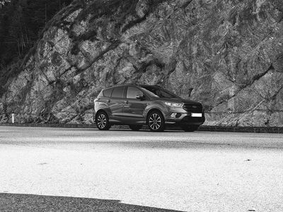 Gebraucht Ford Kuga ST-Line 175 PS (128 kW) 2019 Grau SUV