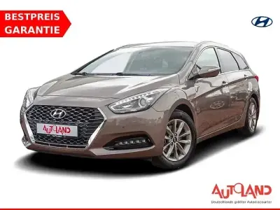 Gebraucht Hyundai i40 135 PS (99 kW) 2019 Earthy bronze Kombi