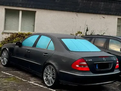 Gebraucht Mercedes E320 Avantgarde 204 PS (150 kW) 2003 Grau Limousine