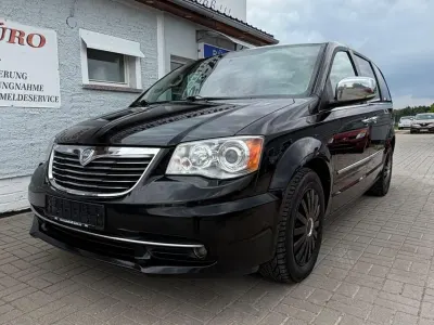 Gebraucht Lancia Voyager Gold 163 PS (119 kW) 2011 Schwarz Van / Kleinbus