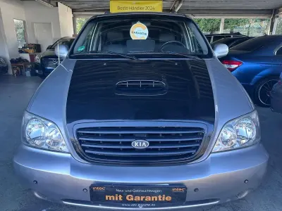 Gebraucht Kia Carnival EX 144 PS (105 kW) 2003 Cool silver Van / Kleinbus