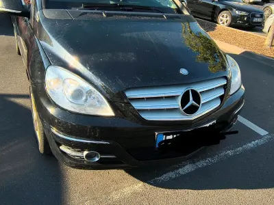 Gebraucht Mercedes B200 140 PS (102 kW) 2011 Schwarz Kleinwagen