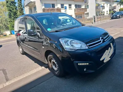 Gebraucht Citroën Berlingo 110 PS (80 kW) 2017 Schwarz Van / Kleinbus