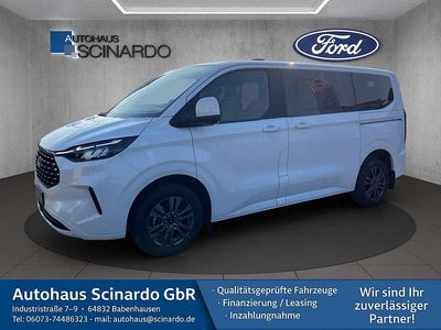 Gebraucht Ford Tourneo Titanium 136 PS (100 kW) 2025 Weiß Van / Kleinbus