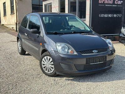 Gebraucht Ford Fiesta Ambiente 69 PS (50 kW) 2007 Grau Kleinwagen