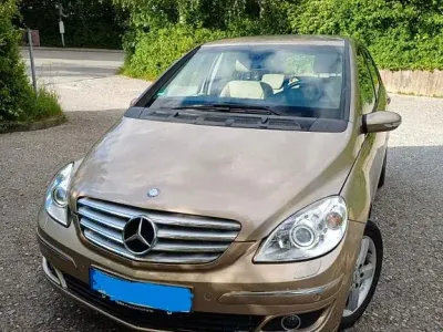 Gebraucht Mercedes B200 140 PS (102 kW) 2006 Gold Van / Kleinbus