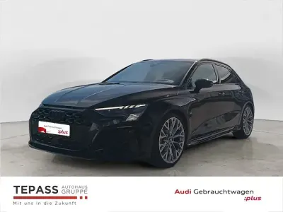 Gebraucht Audi RS3 Sportback Ambiente 400 PS (294 kW) 2023 Mythosschwarz metallic Kleinwagen