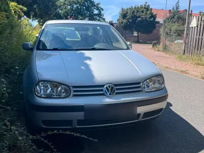 Gebraucht VW Golf IV 1998 Silber Kleinwagen