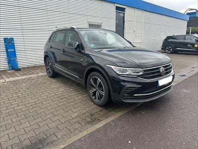 Second-hand VW Tiguan Active 150 CP (110 kW) 2021 Negru SUV