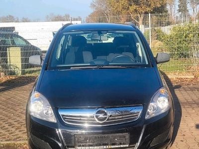 Gebraucht Opel Zafira Family 140 PS (102 kW) 2010 Schwarz Van / Kleinbus