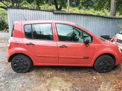 Gebraucht Renault Modus 75 PS (55 kW) 2004 Rot Van / Kleinbus
