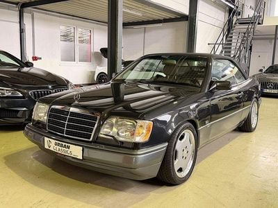 Schwarz Gebraucht 1995 Mercedes E320 Sportline Cabrio | 28.900 €