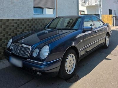 Mercedes E200