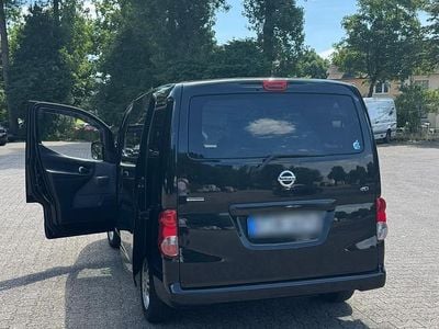 Nissan Evalia
