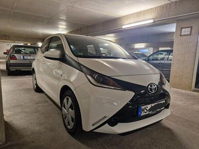 Weiß Gebraucht 2018 Toyota Aygo X-cite Kleinwagen | 9.300 € (Fairer Preis)