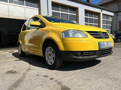 Gebraucht VW Fox 55 PS (40 kW) 2011 Gelb Kleinwagen