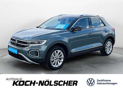 Second-hand VW T-Roc Style 150 CP (110 kW) 2025 Albastru SUV