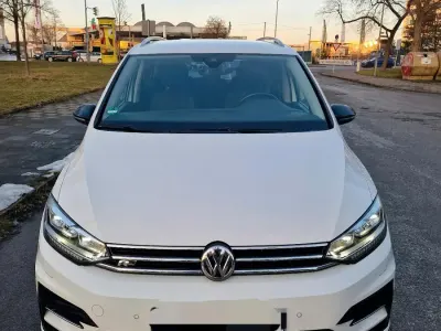 Gebraucht VW Touran 150 PS (110 kW) 2019 Weiß Van / Kleinbus
