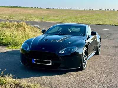 Gebraucht Aston Martin V12 Vantage 517 PS (380 kW) 2010 Schwarz Coupé