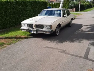 Gebraucht Oldsmobile Delta 88 140 PS (102 kW) 1984 Beige Limousine