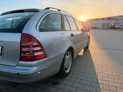 Gebraucht Mercedes C220 150 PS (110 kW) 2005 Grau Kombi