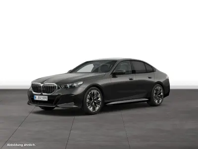 Gebraucht BMW 540 Sport Line 286 PS (210 kW) 2025 Grau Limousine