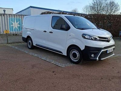 Weiß Gebraucht 2022 Toyota Proace Van / Kleinbus | 24.990 € (Etwas zu teuer)
