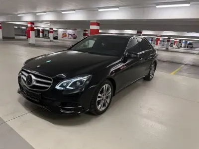 Gebraucht Mercedes E350 Avantgarde 252 PS (185 kW) 2014 Schwarz Limousine