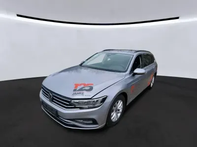 Gebraucht VW Passat Business 150 PS (110 kW) 2023 Silber Kombi