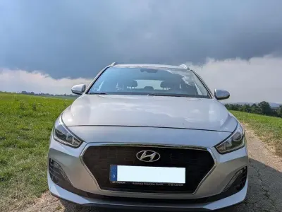 Gebraucht Hyundai i30 Trend 140 PS (102 kW) 2019 Silber Kombi