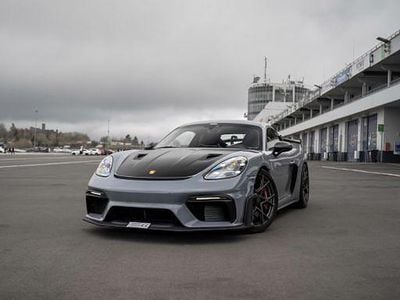 Porsche Cayman GT4