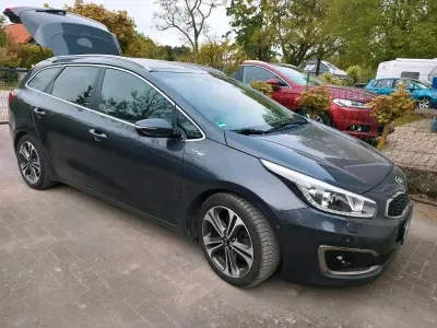 Używany Kia Ceed Platinum Edition 135 KM (99 kW) 2016 Szary Hatchback