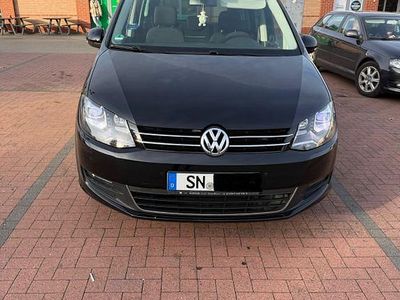 Second-hand VW Sharan Comfortline 140 CP (102 kW) 2014 Negru Monovolum